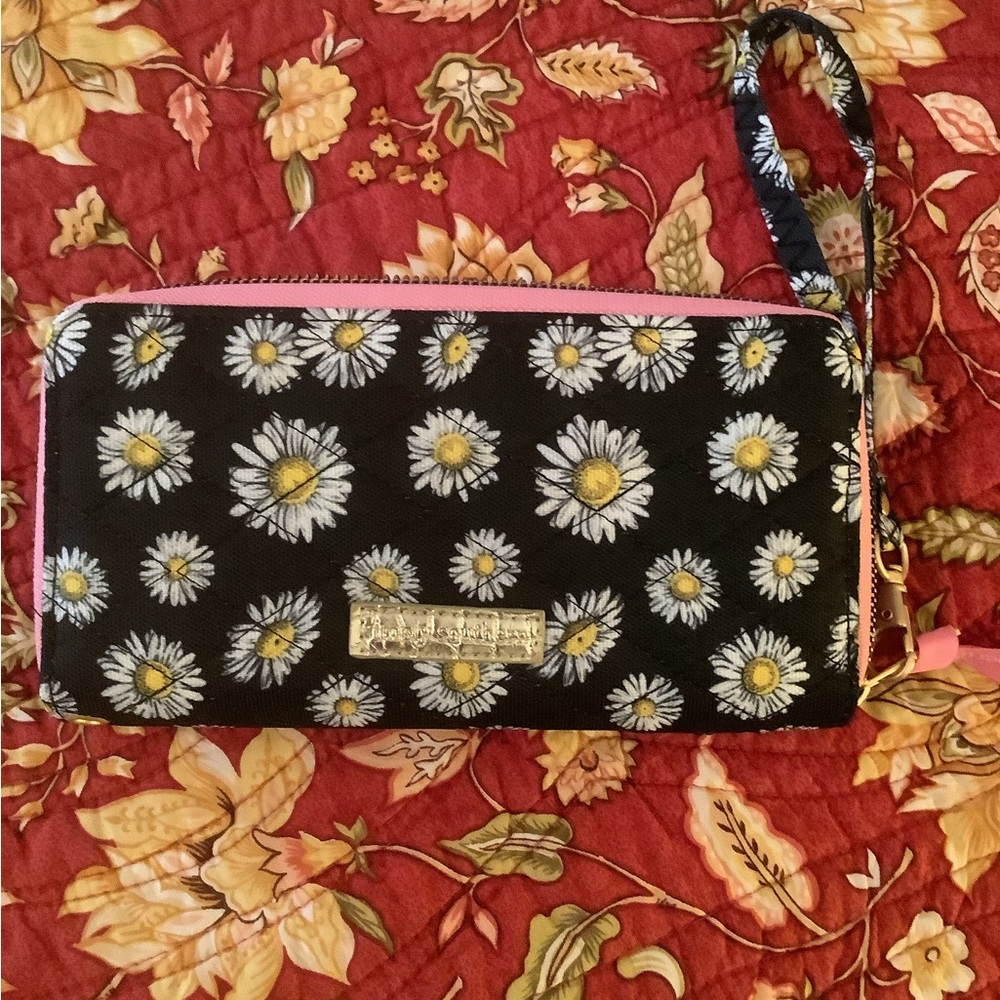 NWOT Simply Southern Daisy Floral Black and Pink Phone Wallet